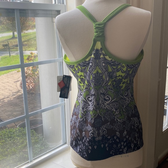 NWT- Athleta Pavitra Top - Picture 3 of 4